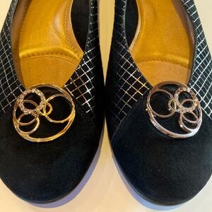 BeautiFeel Black & Gold Suede Leather Medallion Ballet Flats Size 6.5 (37)